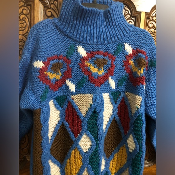 Carducci Sweater - Picture 16 of 16